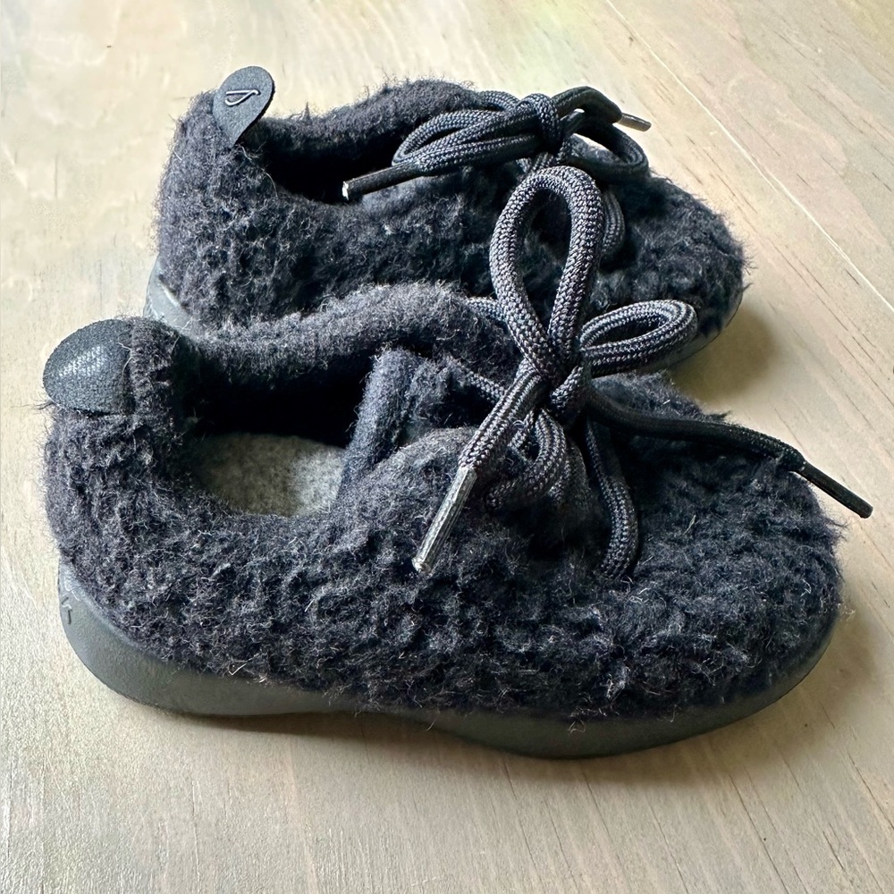 🦋Allbirds Black Merino Wool Shoes